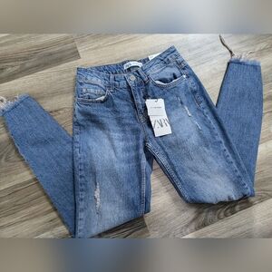 NWT Zara Mid Rise Skinny Distressed Denim Jeans Size 2 Bedazzle Jewel